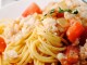 Spaghettis aux tomates et à la mozzarella